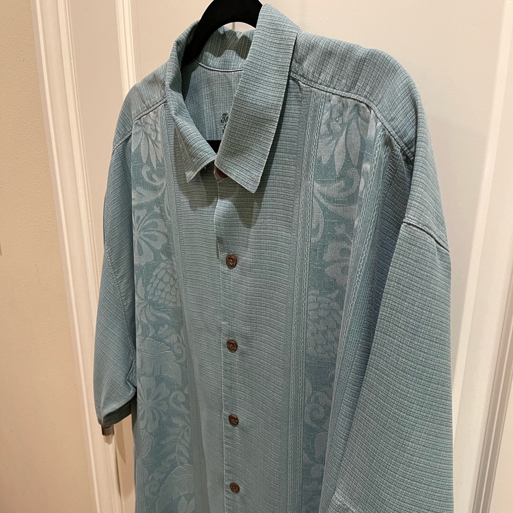 TOMMY BAHAMA XXL SEA-FOAM GREEN SOFT SILK SHIRT; Like New; New $98 - Now $25